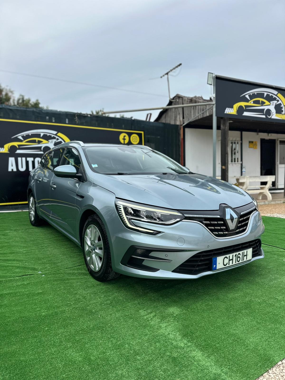 Renault Mégane híbrido de 2022 na Click Car